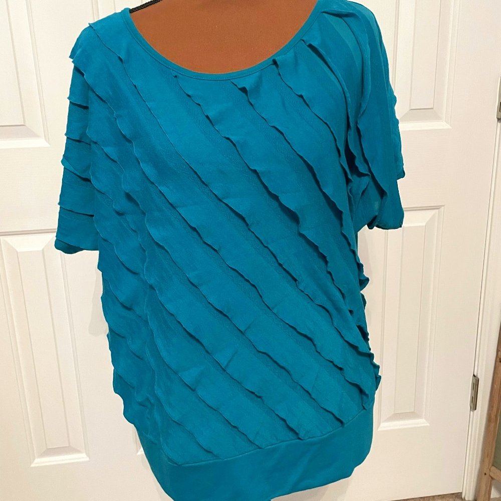 I.N. Studio Woman Short-Sleeved Turquoise Blouse, Size 1X